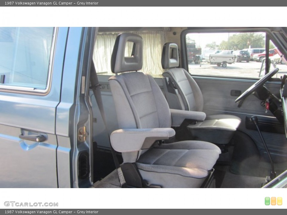 Grey Interior Photo for the 1987 Volkswagen Vanagon GL Camper #60764902