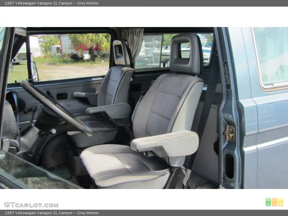 Grey Interior Photo for the 1987 Volkswagen Vanagon GL Camper #60764909