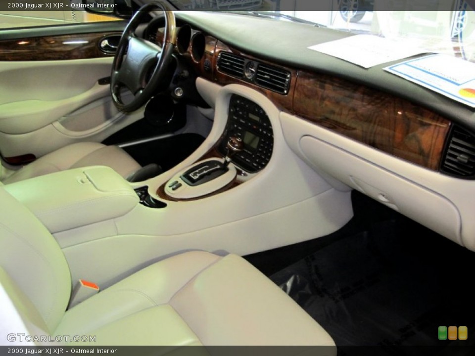 Oatmeal Interior Photo for the 2000 Jaguar XJ XJR #60771176