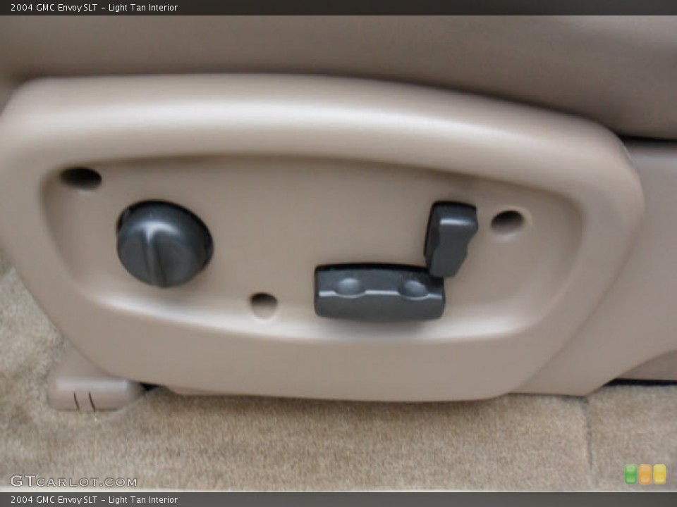 Light Tan Interior Controls for the 2004 GMC Envoy SLT #60793925