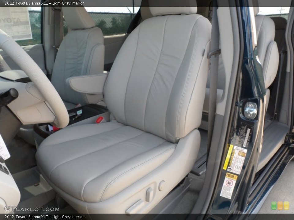 Light Gray Interior Photo for the 2012 Toyota Sienna XLE #60800717