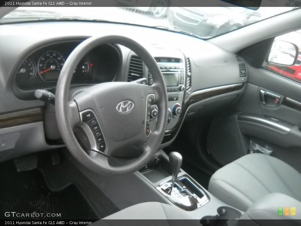 Gray Interior Photo for the 2011 Hyundai Santa Fe GLS AWD #60801563