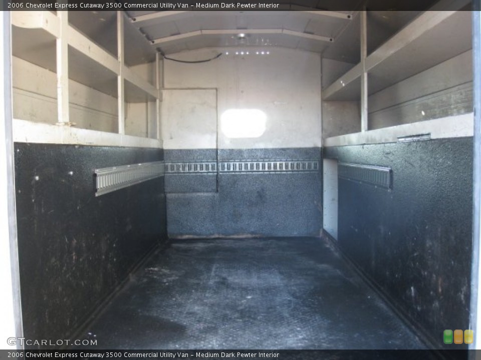 Medium Dark Pewter Interior Photo for the 2006 Chevrolet Express Cutaway 3500 Commercial Utility Van #60821889