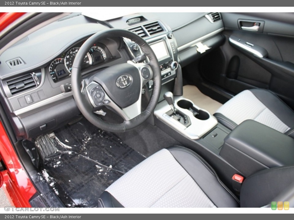 Black/Ash Interior Photo for the 2012 Toyota Camry SE #60835339