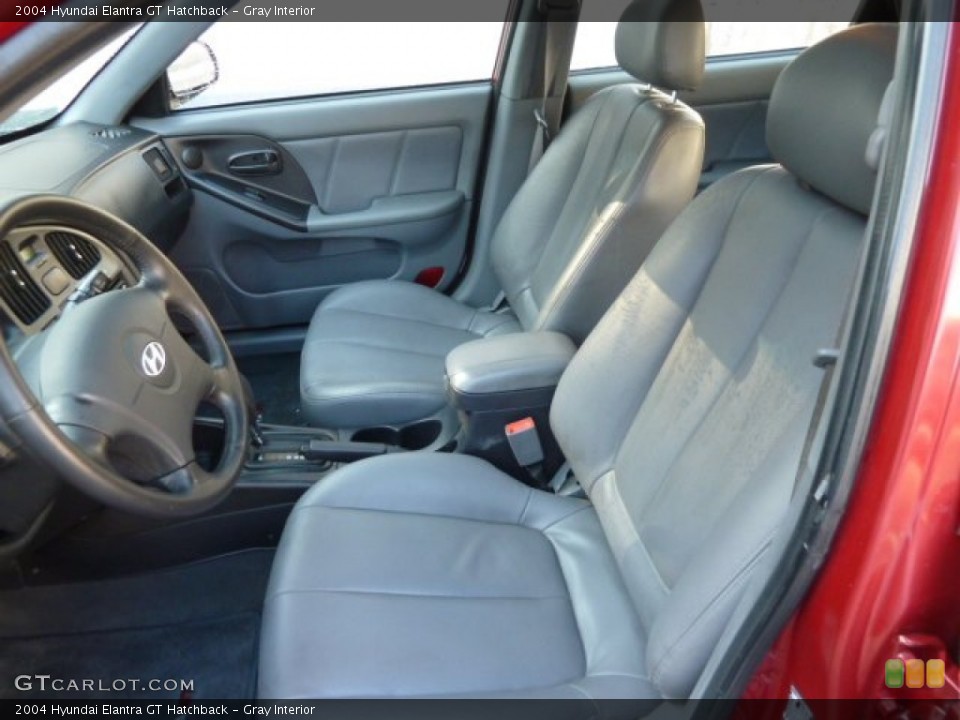 Gray Interior Photo for the 2004 Hyundai Elantra GT Hatchback #60840520