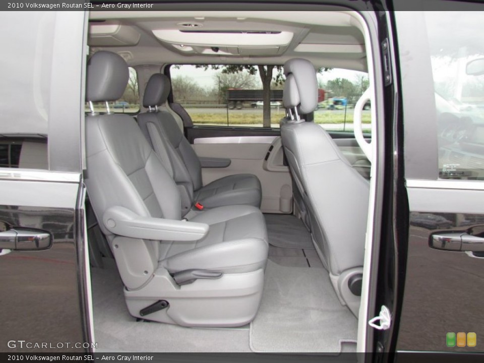 Aero Gray Interior Photo for the 2010 Volkswagen Routan SEL #60847332