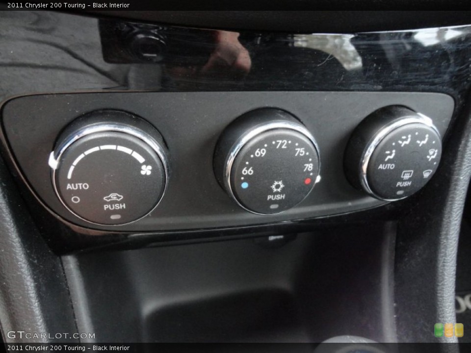 Black Interior Controls for the 2011 Chrysler 200 Touring #60885003
