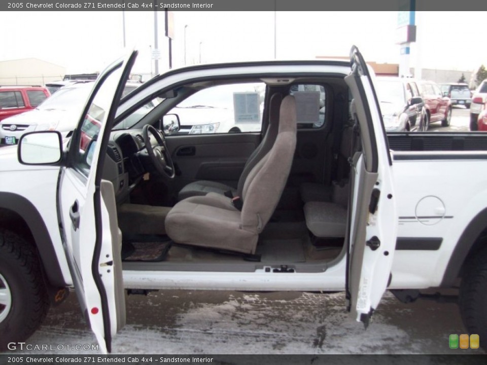 Sandstone Interior Photo for the 2005 Chevrolet Colorado Z71 Extended Cab 4x4 #60912419