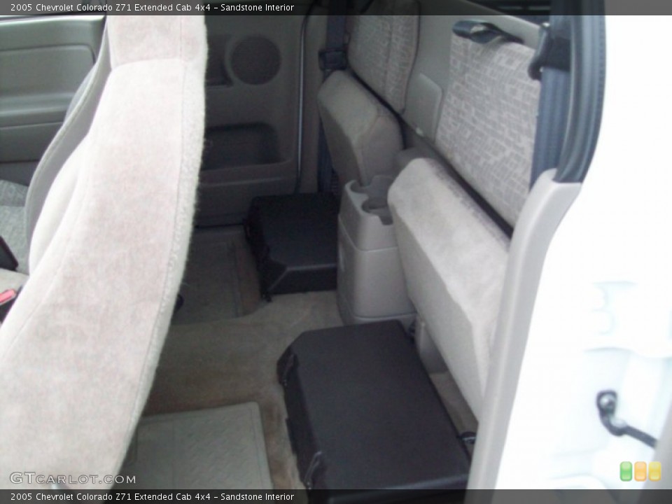 Sandstone Interior Photo for the 2005 Chevrolet Colorado Z71 Extended Cab 4x4 #60912437
