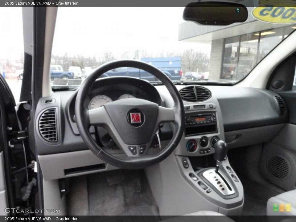 Gray Interior Dashboard for the 2005 Saturn VUE V6 AWD #60925928