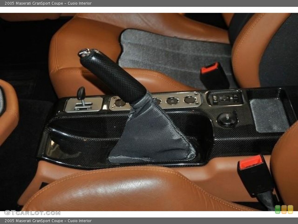 Cuoio Interior Controls for the 2005 Maserati GranSport Coupe #60927323