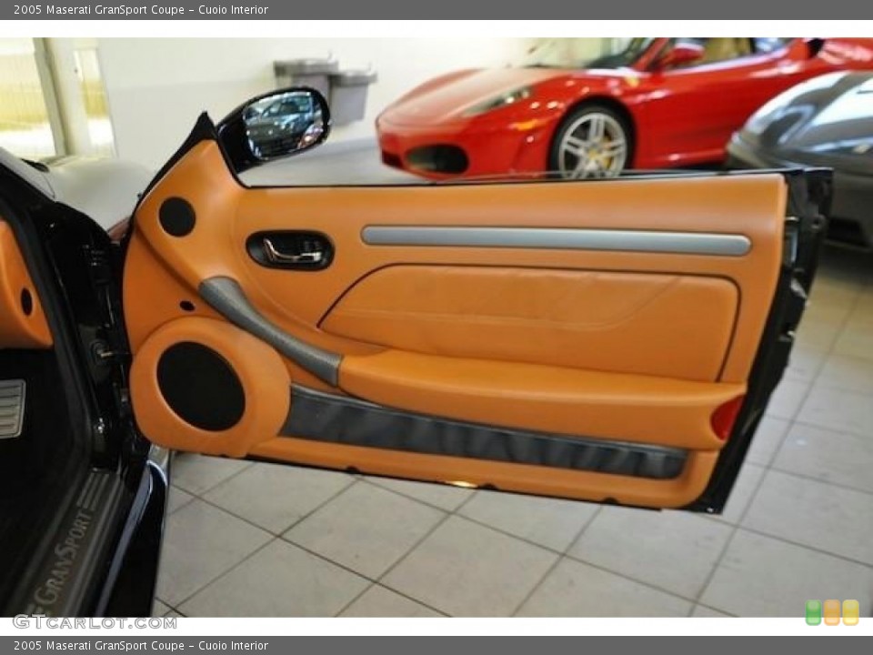 Cuoio Interior Door Panel for the 2005 Maserati GranSport Coupe #60927350