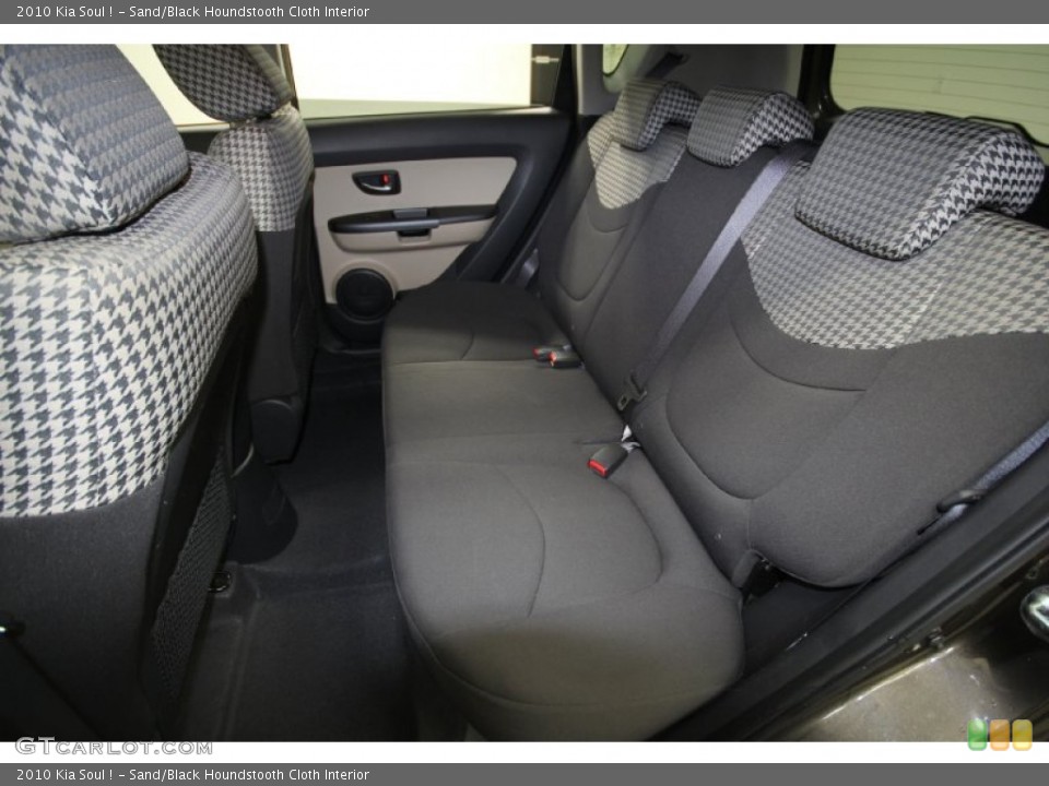 Sand/Black Houndstooth Cloth Interior Photo for the 2010 Kia Soul ! #60943179