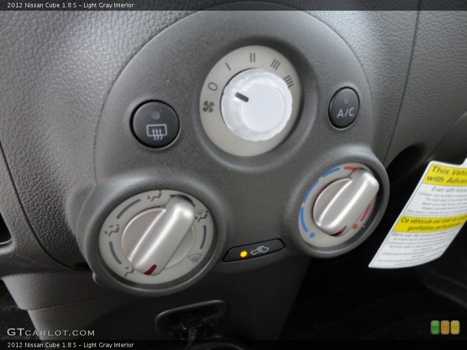 Light Gray Interior Controls for the 2012 Nissan Cube 1.8 S #60954531