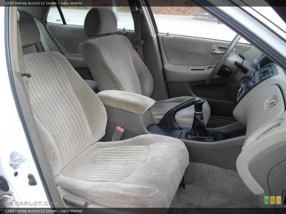 Ivory Interior Photo for the 1998 Honda Accord LX Sedan #60960795