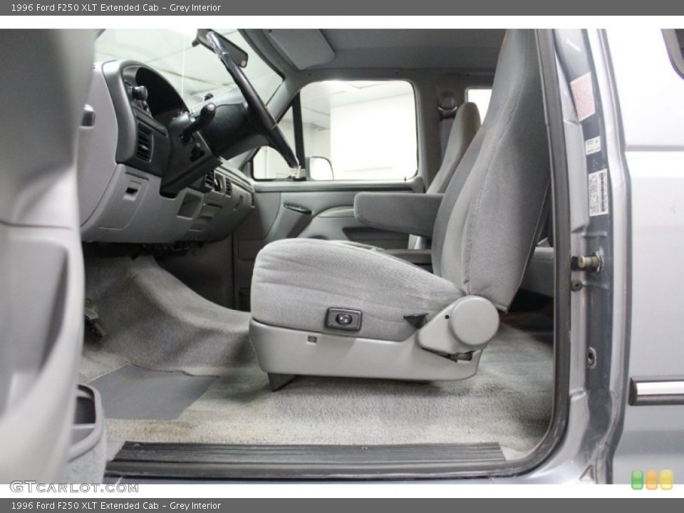 Grey Interior Photo for the 1996 Ford F250 XLT Extended Cab #60969522