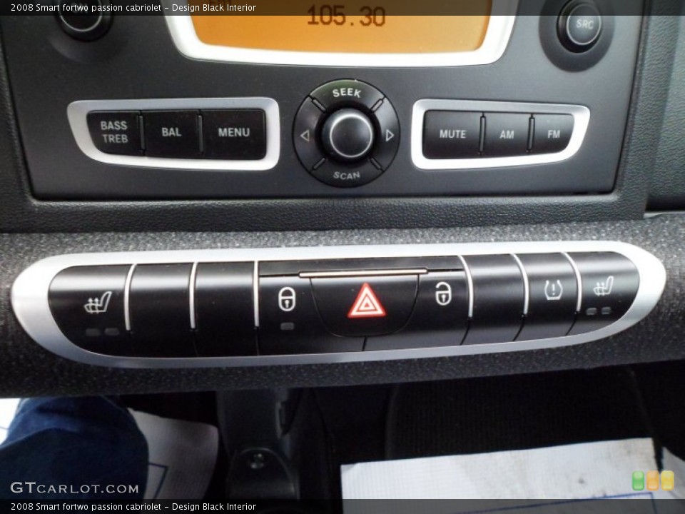 Design Black Interior Controls for the 2008 Smart fortwo passion cabriolet #60975046