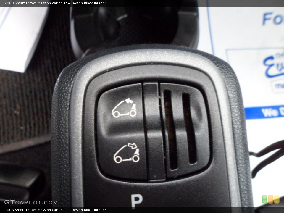 Design Black Interior Controls for the 2008 Smart fortwo passion cabriolet #60975064