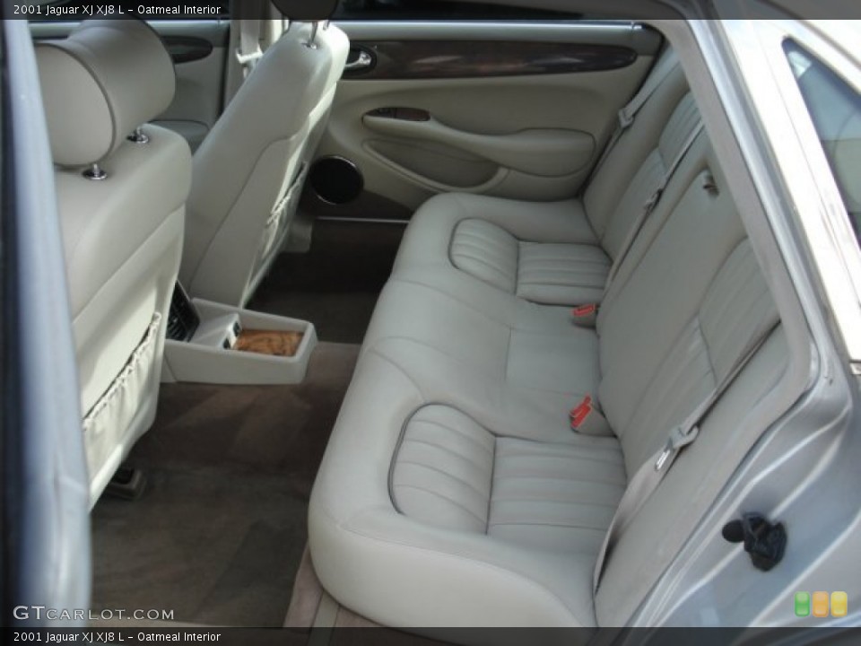 Oatmeal Interior Photo for the 2001 Jaguar XJ XJ8 L #60980746
