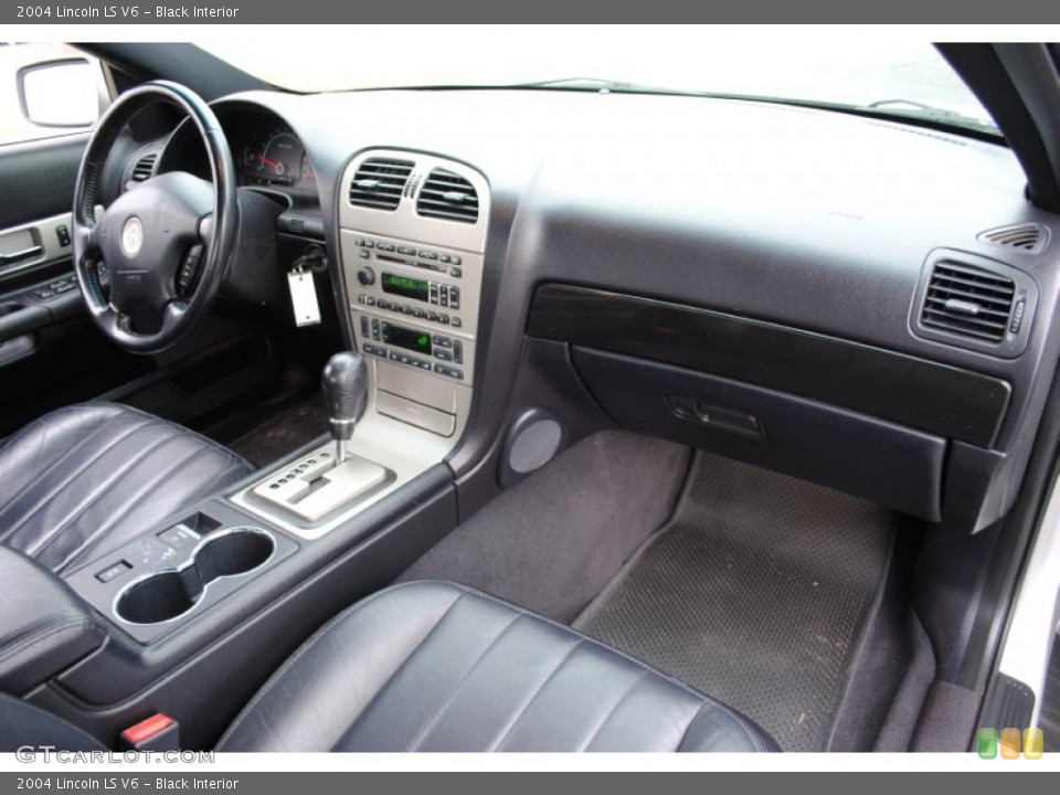 Black Interior Photo for the 2004 Lincoln LS V6 #60985571