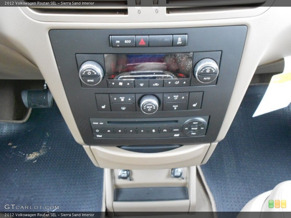 Sierra Sand Interior Controls for the 2012 Volkswagen Routan SEL #60988963