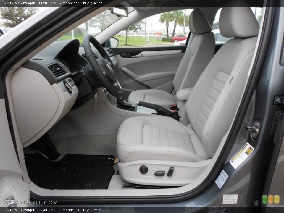Moonrock Gray Interior Photo for the 2012 Volkswagen Passat V6 SE #60990394