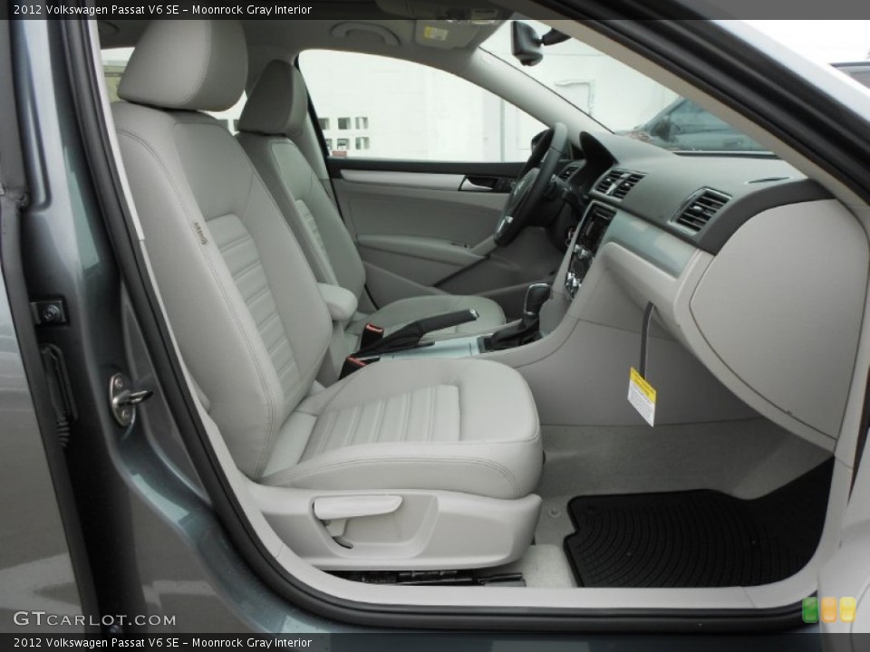 Moonrock Gray Interior Photo for the 2012 Volkswagen Passat V6 SE #60990412