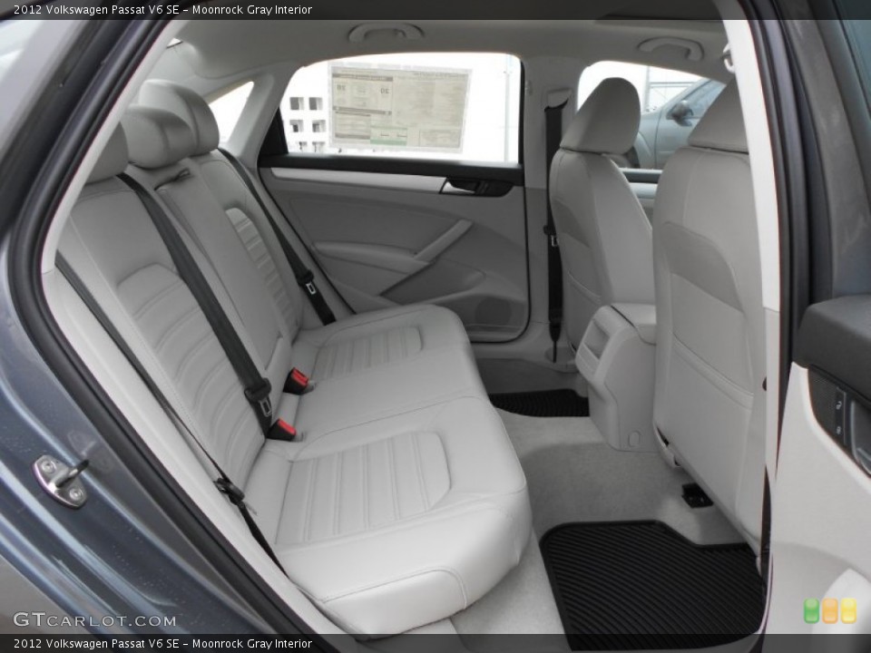 Moonrock Gray Interior Photo for the 2012 Volkswagen Passat V6 SE #60990421