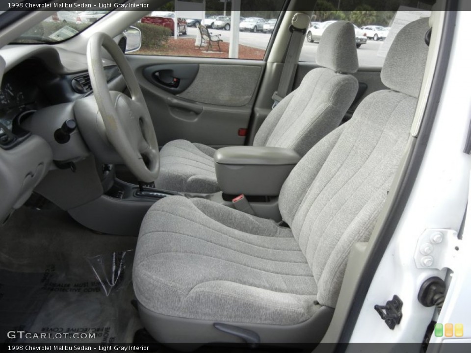 Light Gray Interior Photo for the 1998 Chevrolet Malibu Sedan #61034536