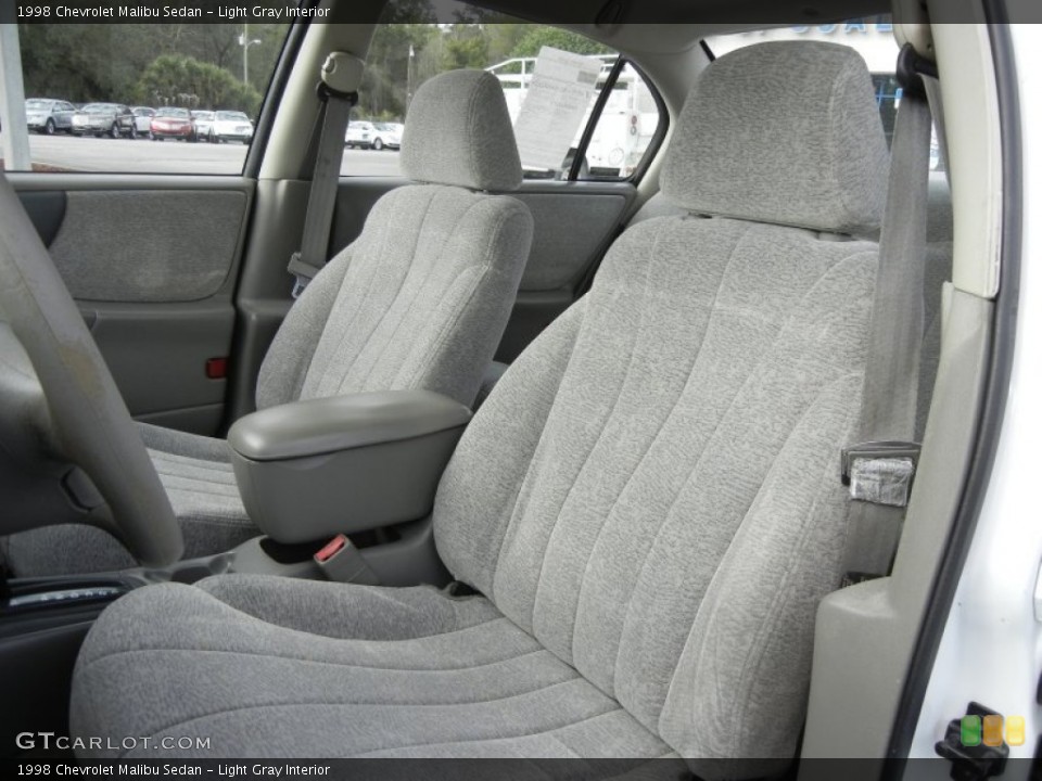 Light Gray Interior Photo for the 1998 Chevrolet Malibu Sedan #61034545