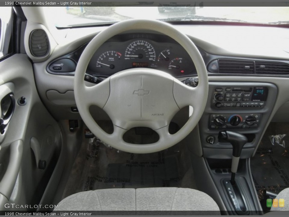Light Gray Interior Steering Wheel for the 1998 Chevrolet Malibu Sedan #61034599