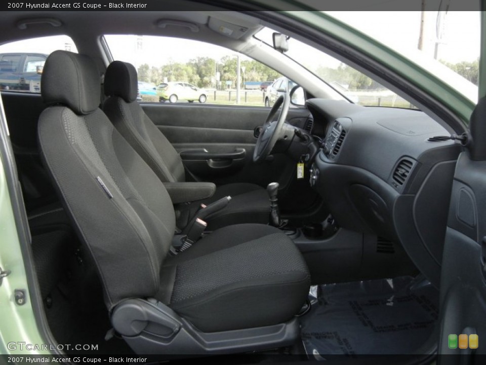Black 2007 Hyundai Accent Interiors