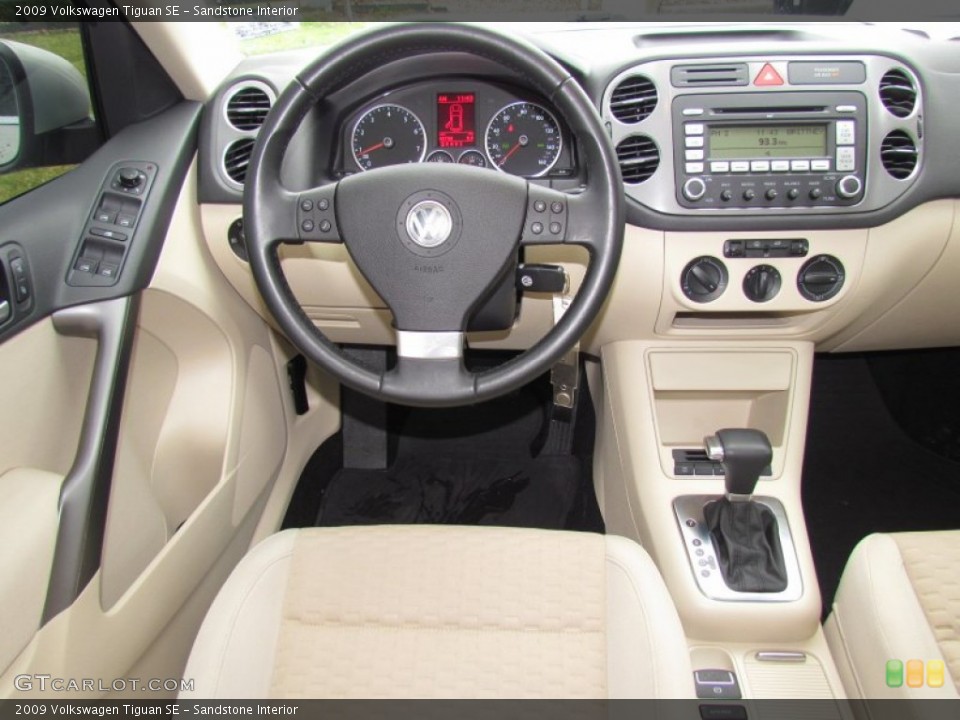 Sandstone Interior Dashboard for the 2009 Volkswagen Tiguan SE #61051201