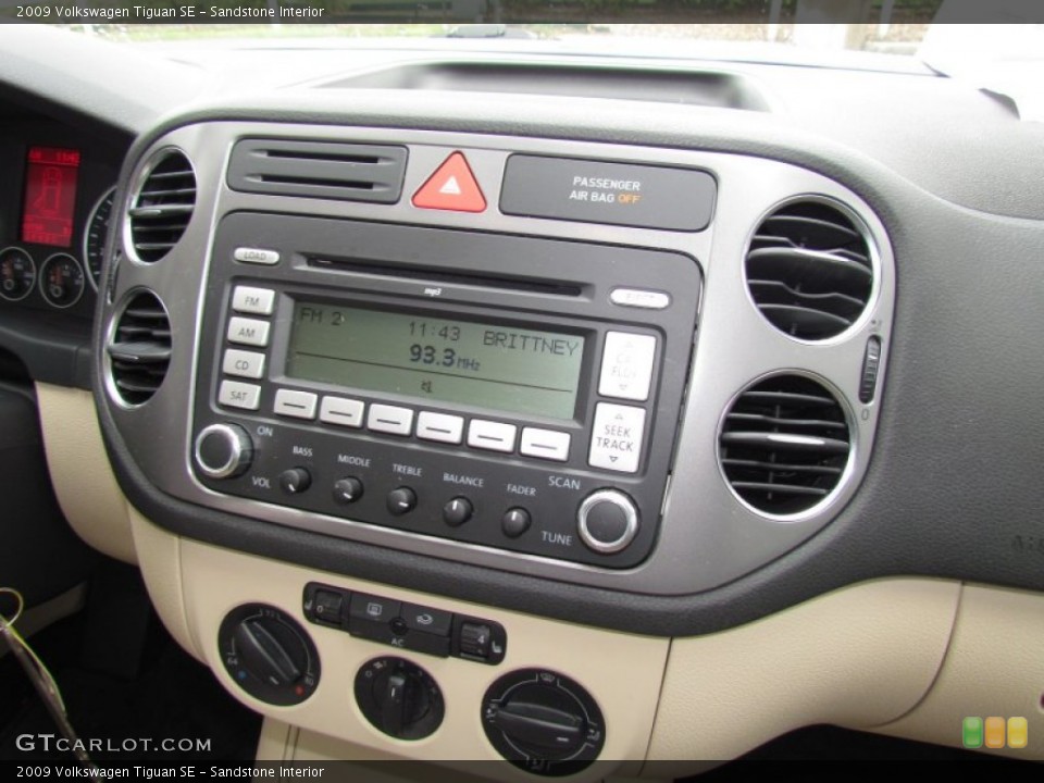 Sandstone Interior Controls for the 2009 Volkswagen Tiguan SE #61051219