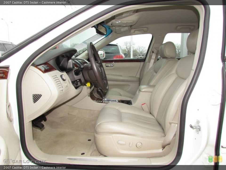 Cashmere Interior Photo for the 2007 Cadillac DTS Sedan #61051554