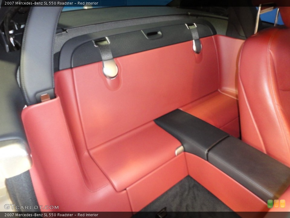Red Interior Photo for the 2007 Mercedes-Benz SL 550 Roadster #61056181