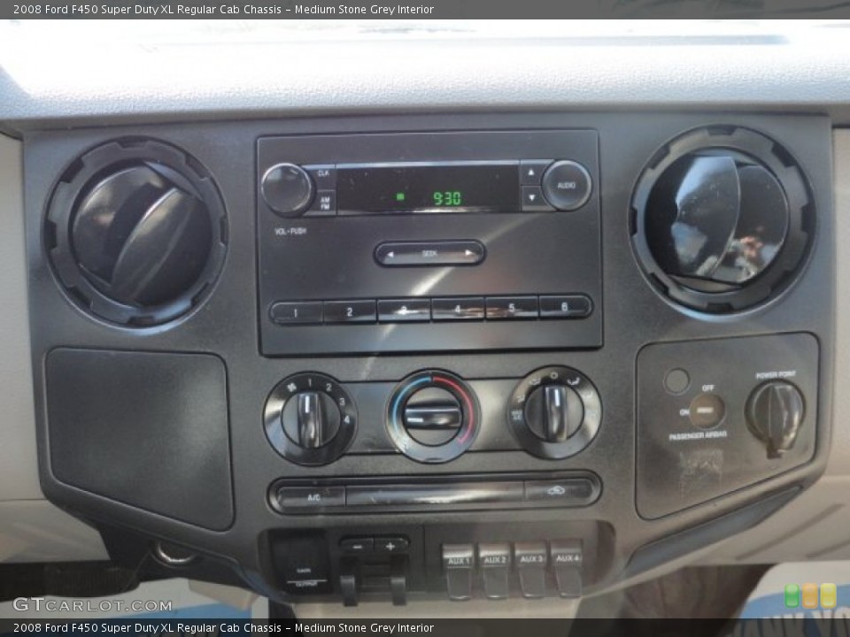 Medium Stone Grey Interior Controls for the 2008 Ford F450 Super Duty XL Regular Cab Chassis #61075620