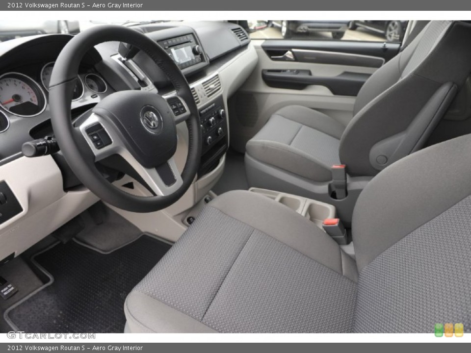 Aero Gray Interior Photo for the 2012 Volkswagen Routan S #61082471