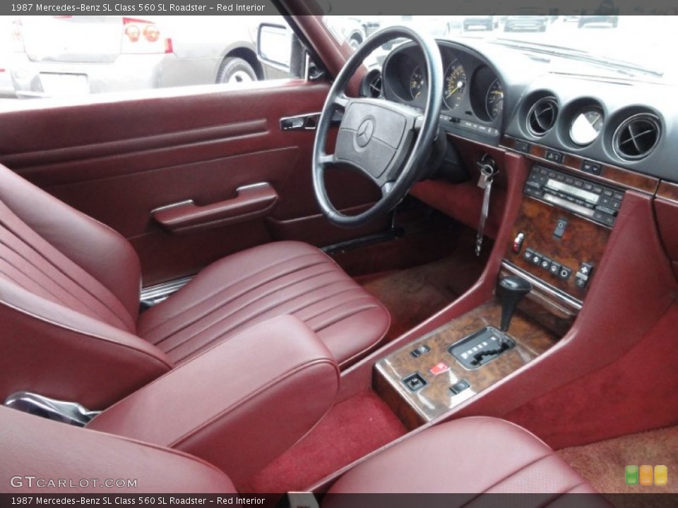 Red Interior Photo for the 1987 Mercedes-Benz SL Class 560 SL Roadster #61095890
