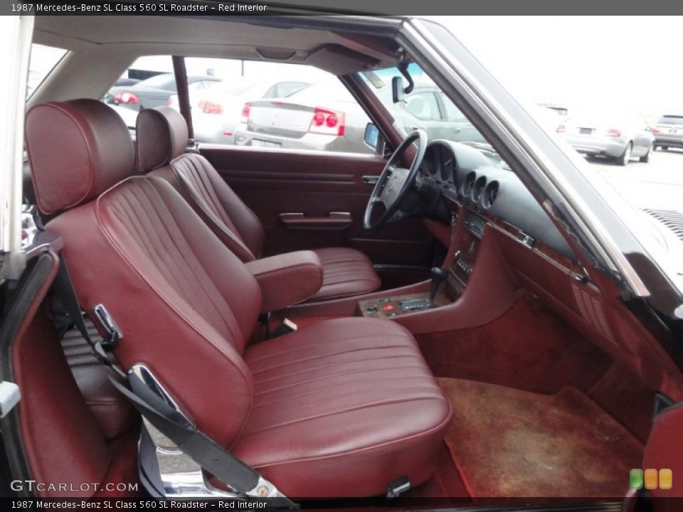 Red Interior Photo for the 1987 Mercedes-Benz SL Class 560 SL Roadster #61095902