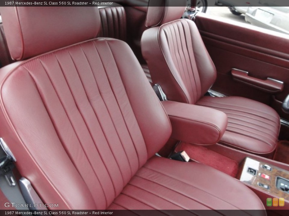 Red Interior Photo for the 1987 Mercedes-Benz SL Class 560 SL Roadster #61095910