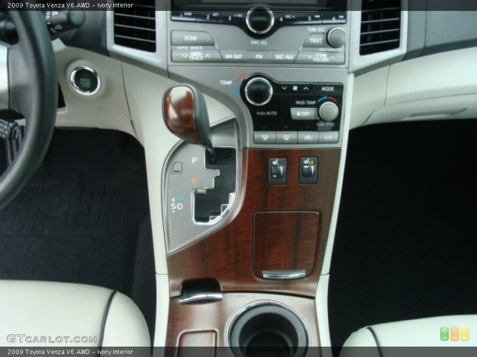 Ivory Interior Controls for the 2009 Toyota Venza V6 AWD #61099271