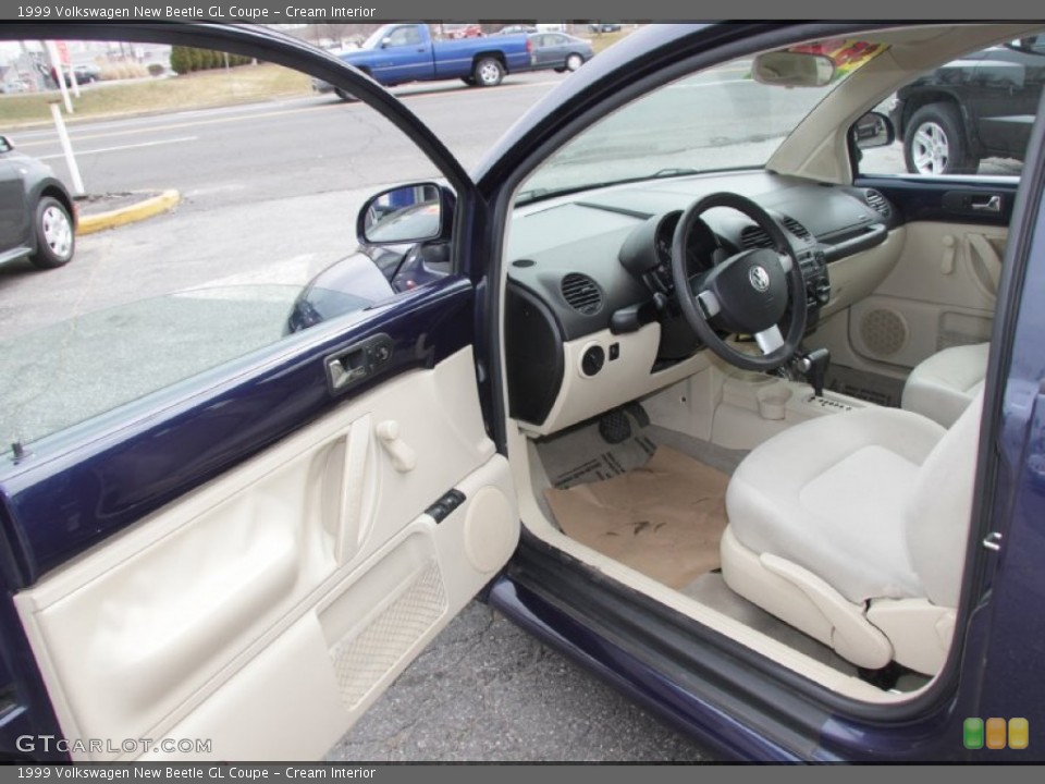 Cream Interior Photo for the 1999 Volkswagen New Beetle GL Coupe #61102880