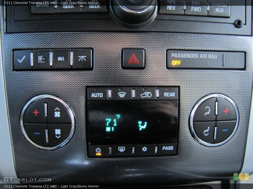 Light Gray/Ebony Interior Controls for the 2011 Chevrolet Traverse LTZ AWD #61111765