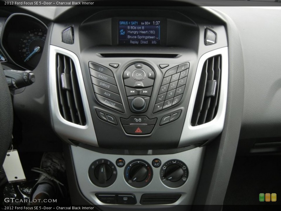 Charcoal Black Interior Controls for the 2012 Ford Focus SE 5-Door #61121460