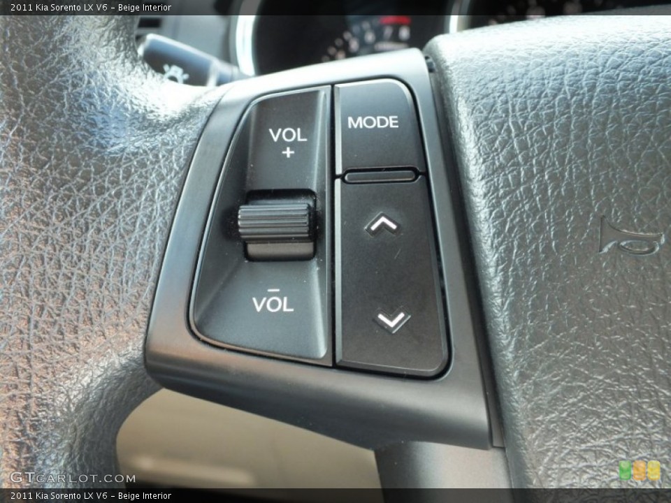 Beige Interior Controls for the 2011 Kia Sorento LX V6 #61121846