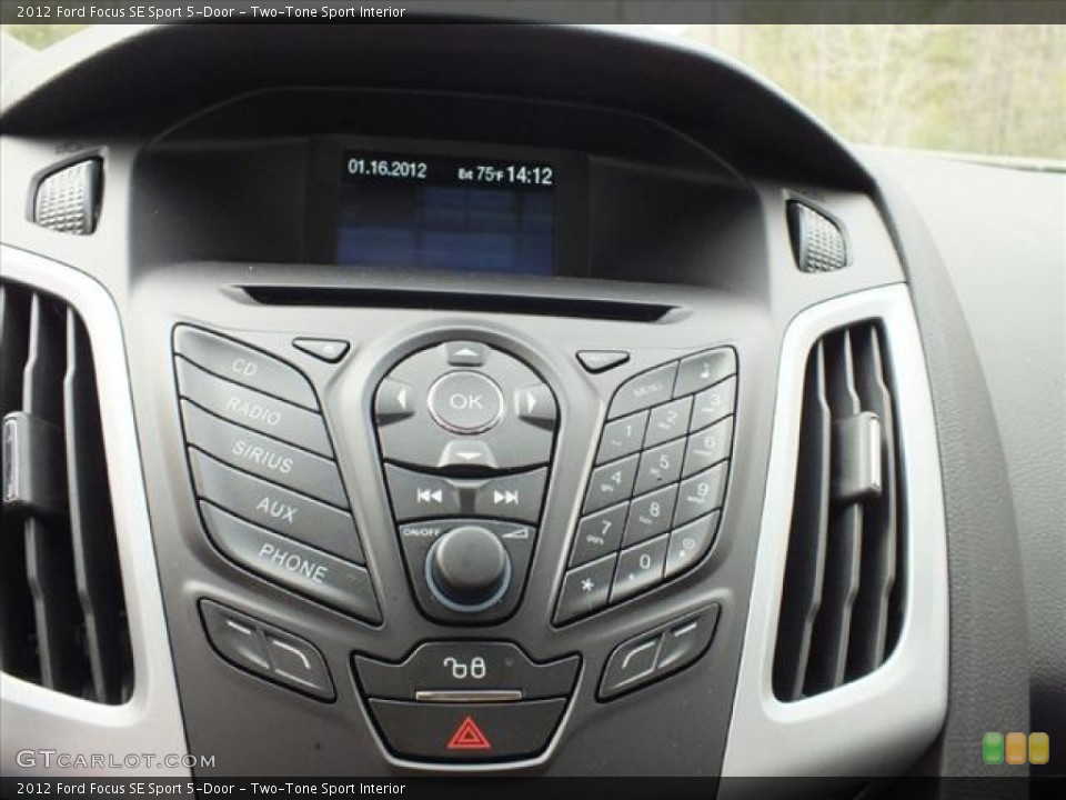 Two-Tone Sport Interior Controls for the 2012 Ford Focus SE Sport 5-Door #61134143