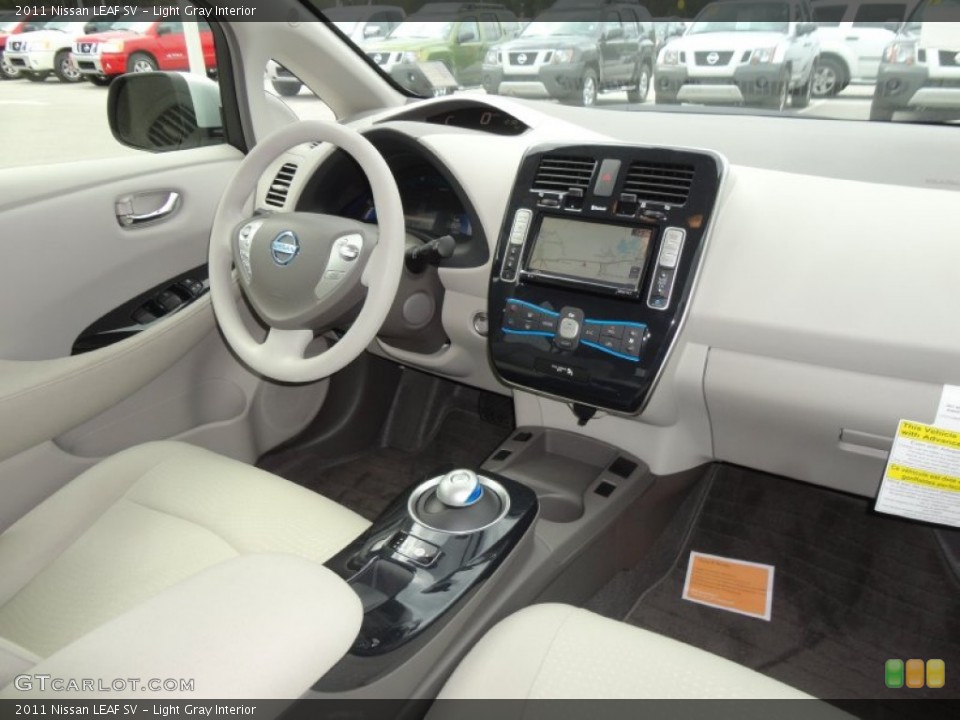 Light Gray Interior Photo for the 2011 Nissan LEAF SV #61143107