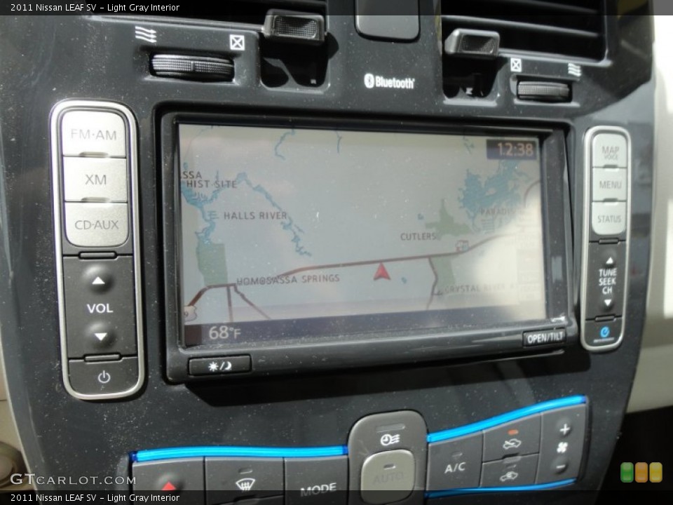 Light Gray Interior Navigation for the 2011 Nissan LEAF SV #61143191