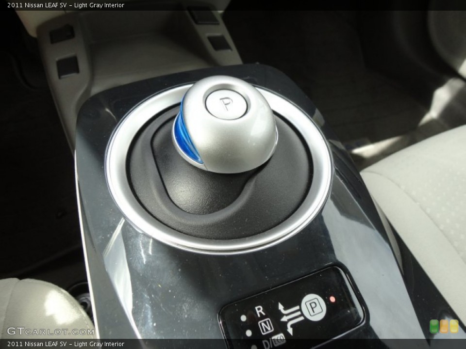 Light Gray Interior Transmission for the 2011 Nissan LEAF SV #61143209